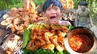 Ultimate Rainforest Survival: Grills Shrimp on Rocks | Cooking & Savoring Delightful Jungle Cuisine!