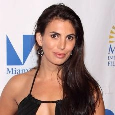 Andrea Leon