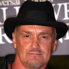 Michael Bowen