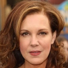 Elizabeth Perkins