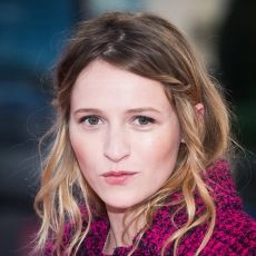 Christa Theret