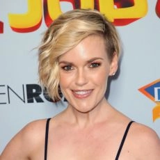Kari Wahlgren