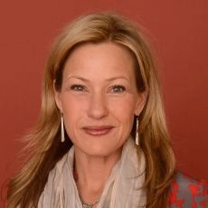 Joey Lauren Adams