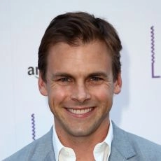 Tommy Dewey