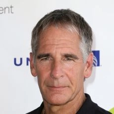 Scott Bakula