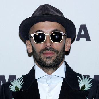 JR