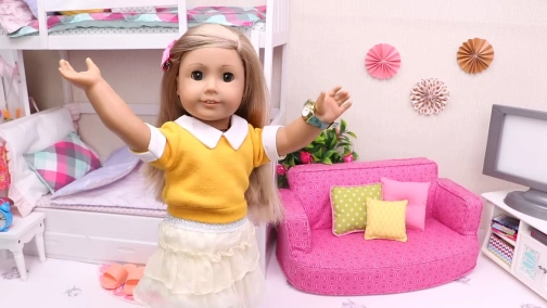 Barbie y las princesas Disney se visten con vestidos de baile / Juguetes Muñecas