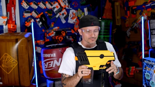 Огляд іграшки Nerf для цуценяти (Рокі)!